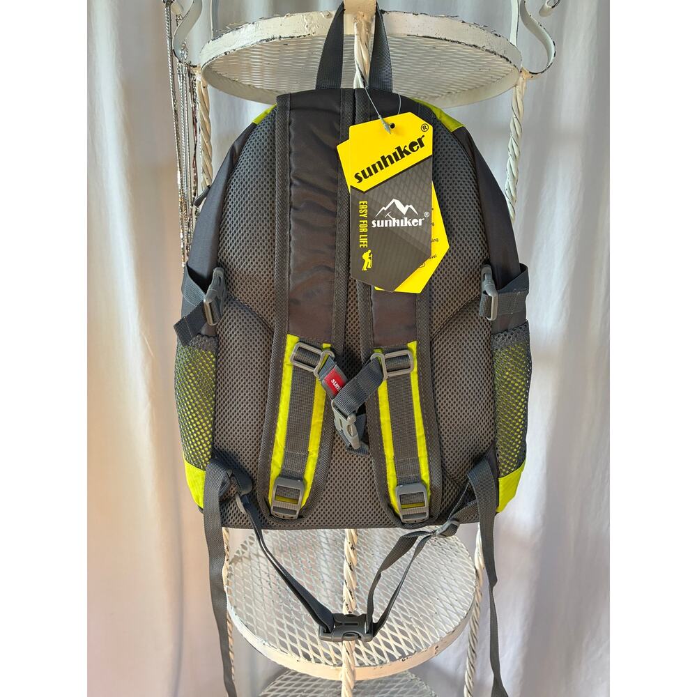 Sunhiker Backpack Daytrip Bag Multiple Pockets Water Bottle Holder Adjustable - Picture 2 of 8